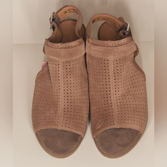 LIKE NEW Franco Sarto Suede Shoes - Picture 6 of 11